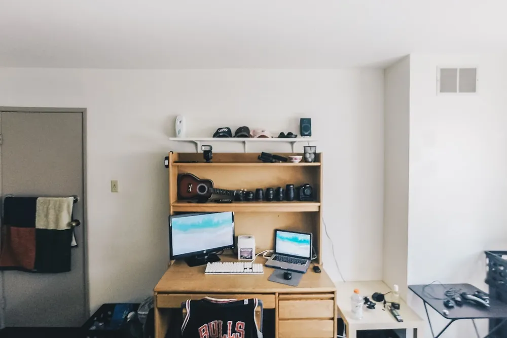 Dorm or Off-Campus Apartment? How to Decide Before August
