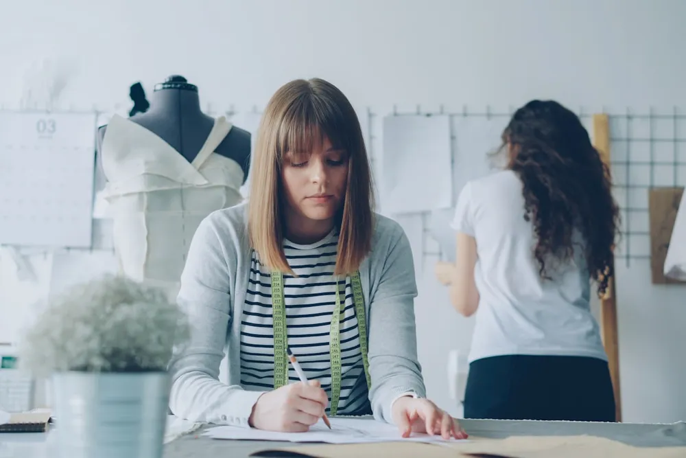Employee or Contractor? How to Decide for Your Small Shop